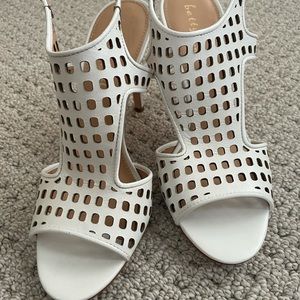 New! Bettye Muller summer sandals